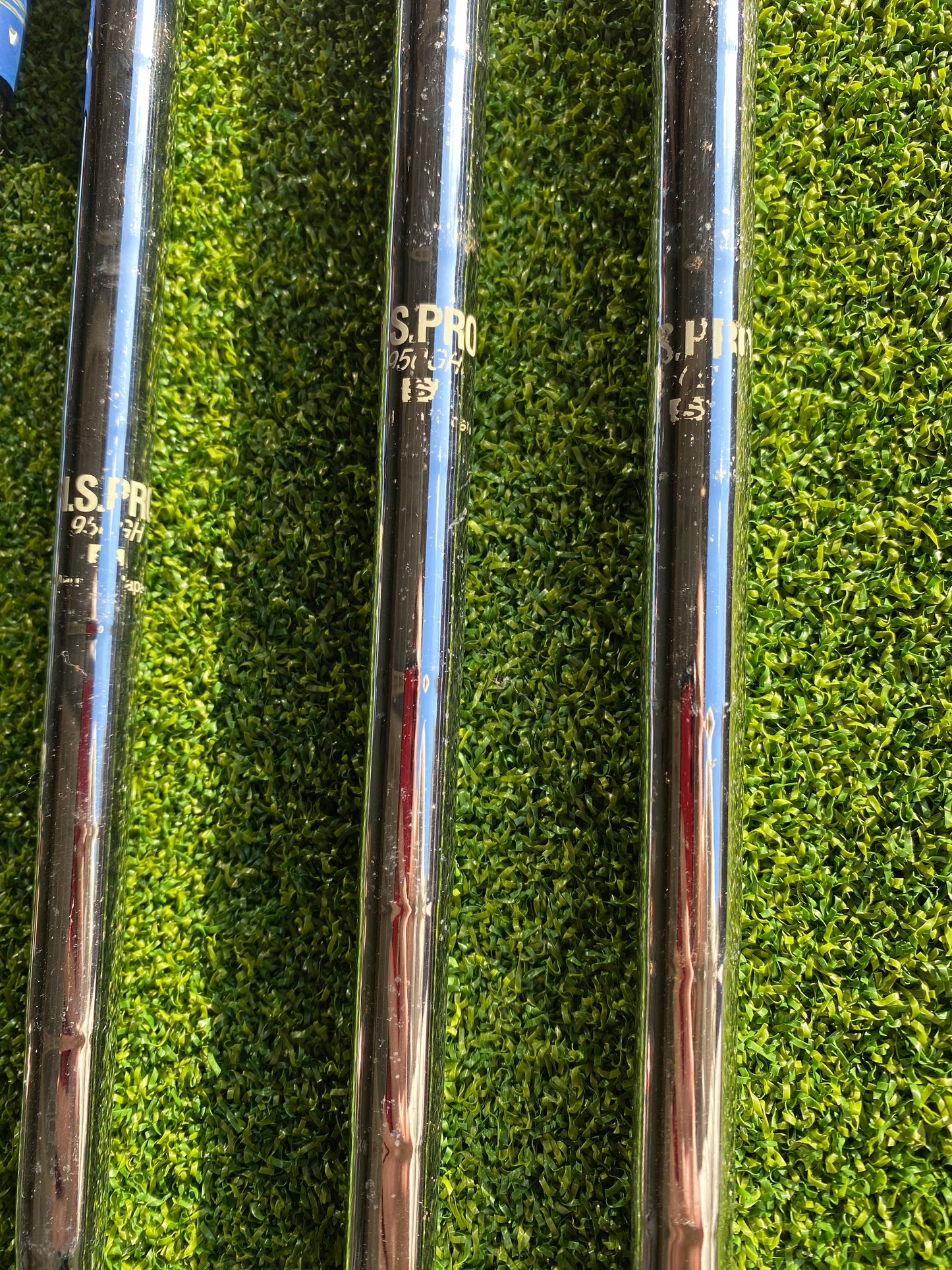 TaylorMade R11 irons 5-SW NSPro950 steel stiff flex