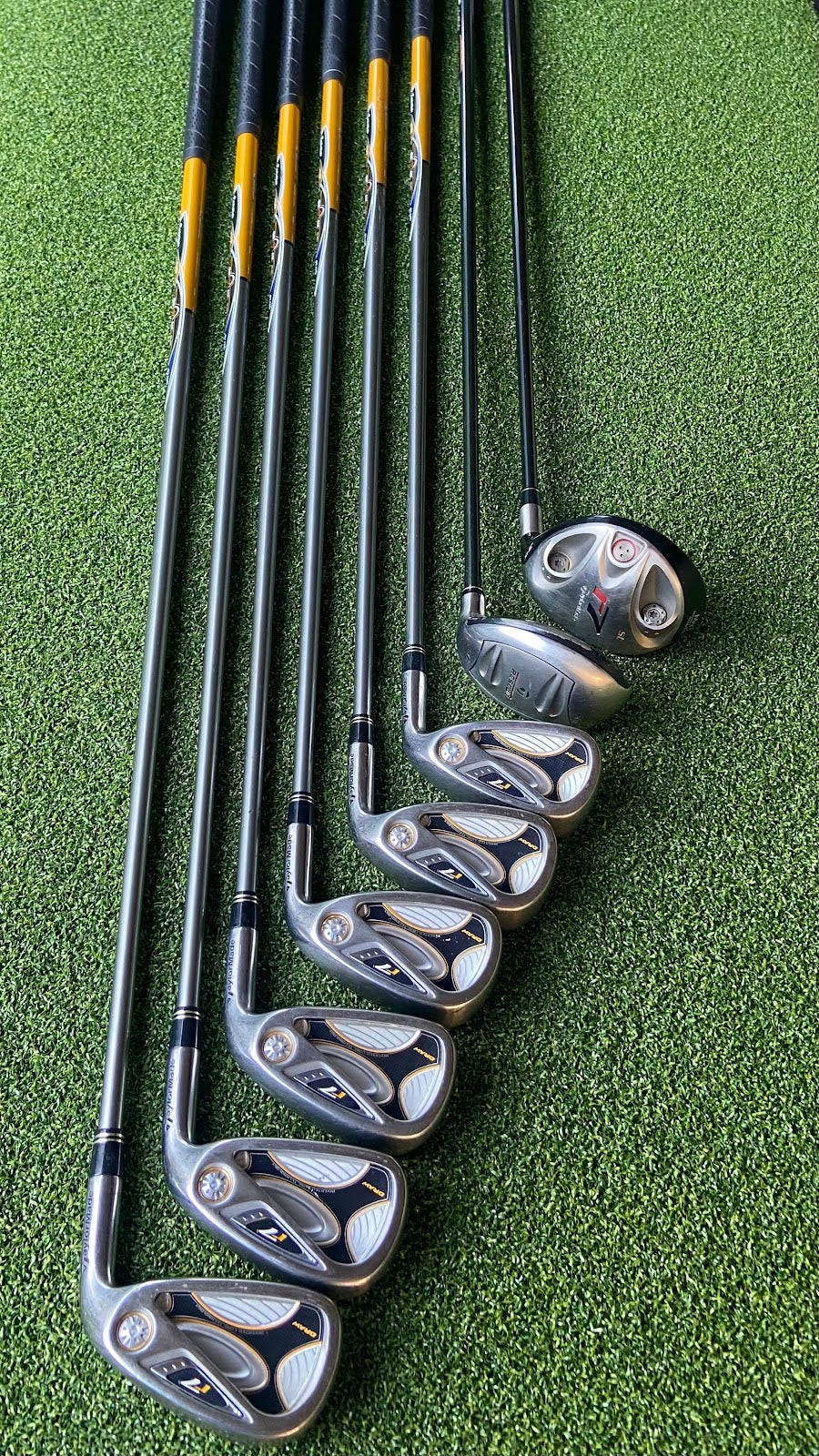TaylorMade r7 Draw Combo Set 5-P + 3-Wood + 5-Utility | Graphite | Regular | 8-Piece Set