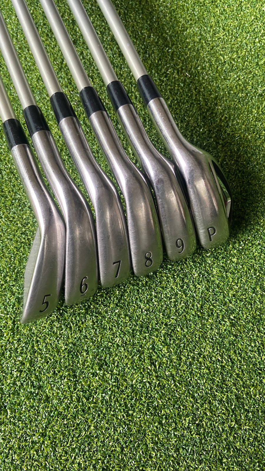 Titleist 716 AP1 Irons 5-P | Fujikura Graphite 60-S | Stiff | 6-Piece Set