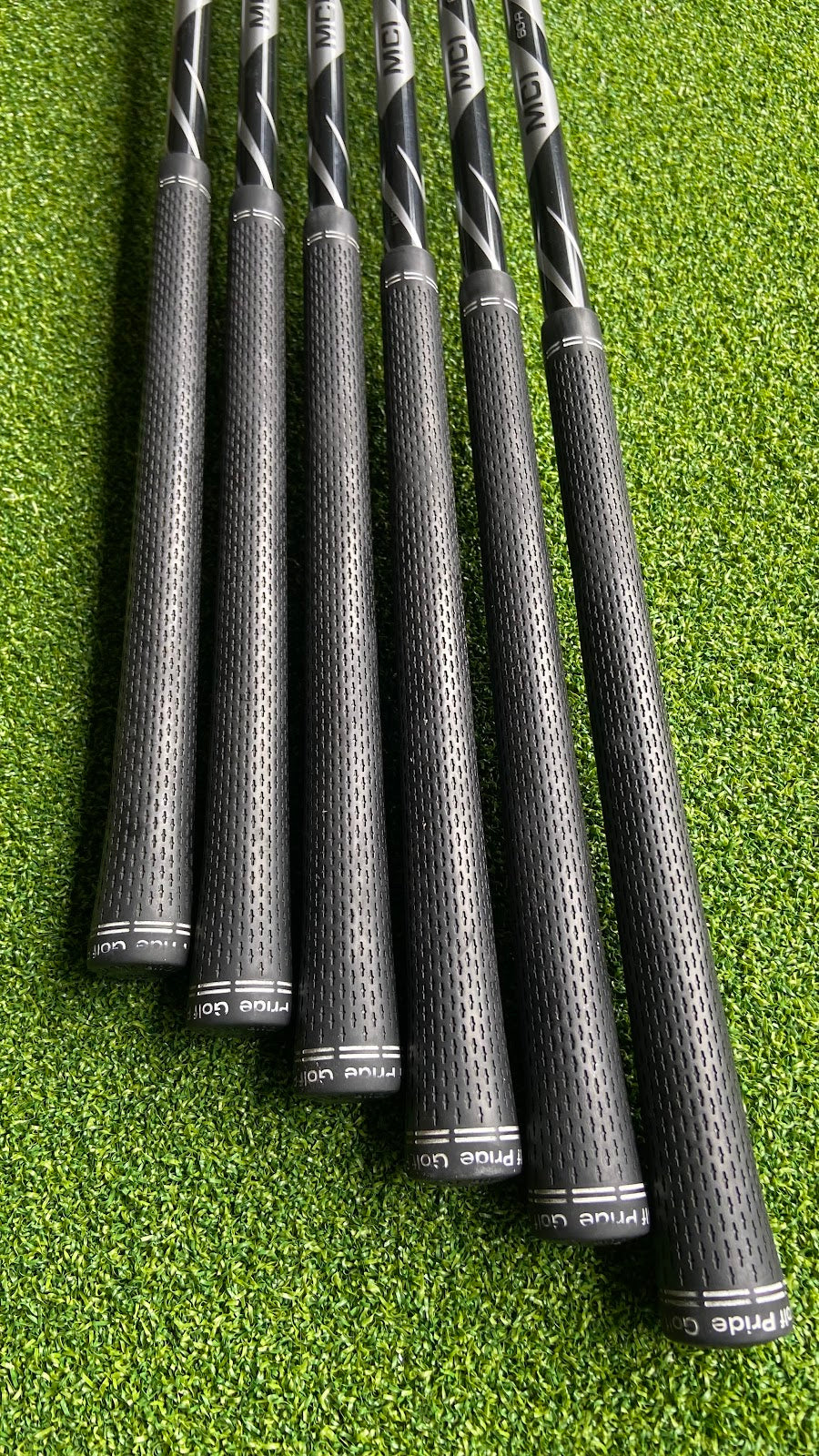 Titleist 718 AP1 Irons 5-P | Fujikura MCI 60 | Regular | 6-Piece Set