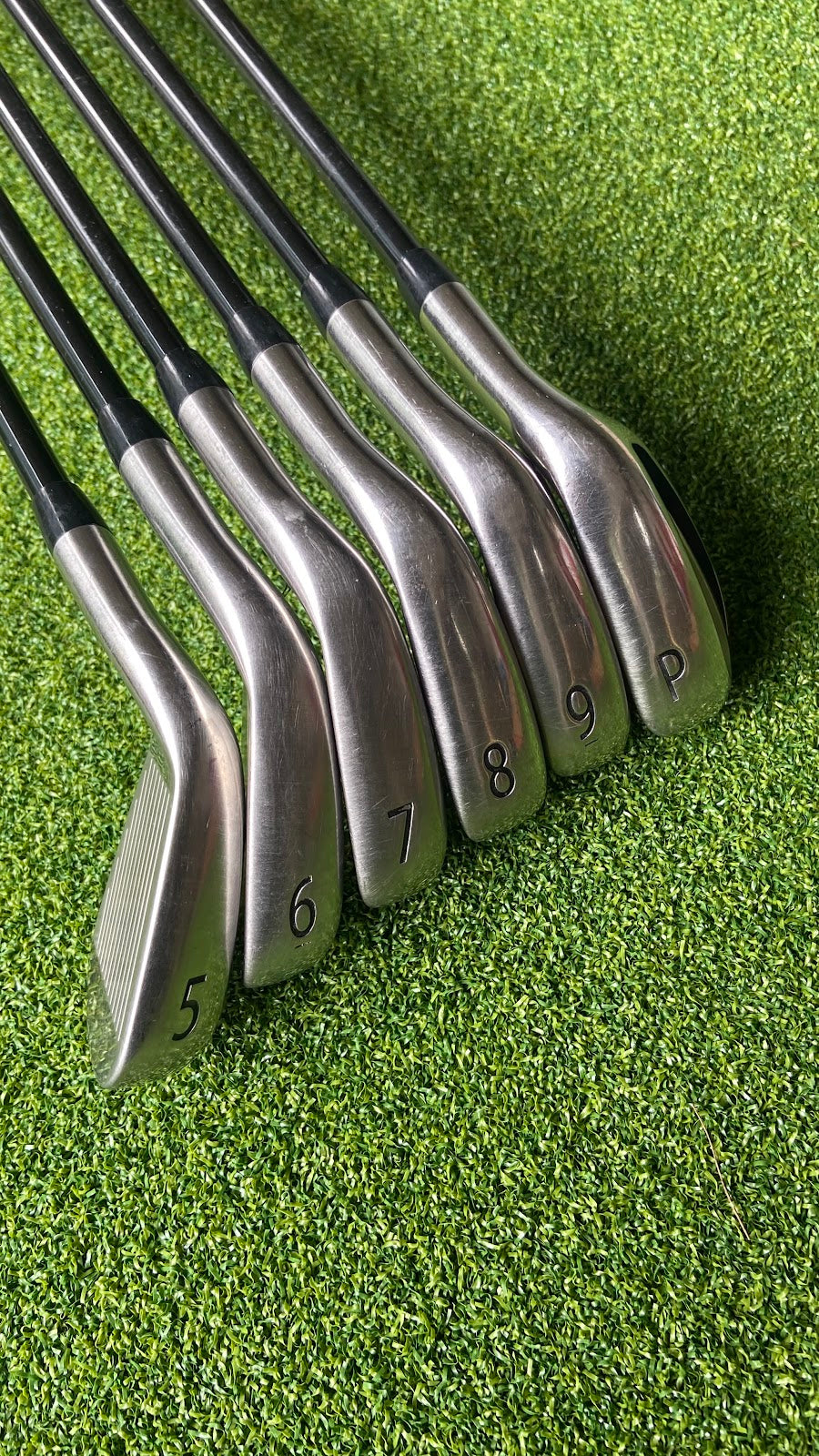Titleist 718 AP1 Irons 5-P | Fujikura MCI 60 | Regular | 6-Piece Set