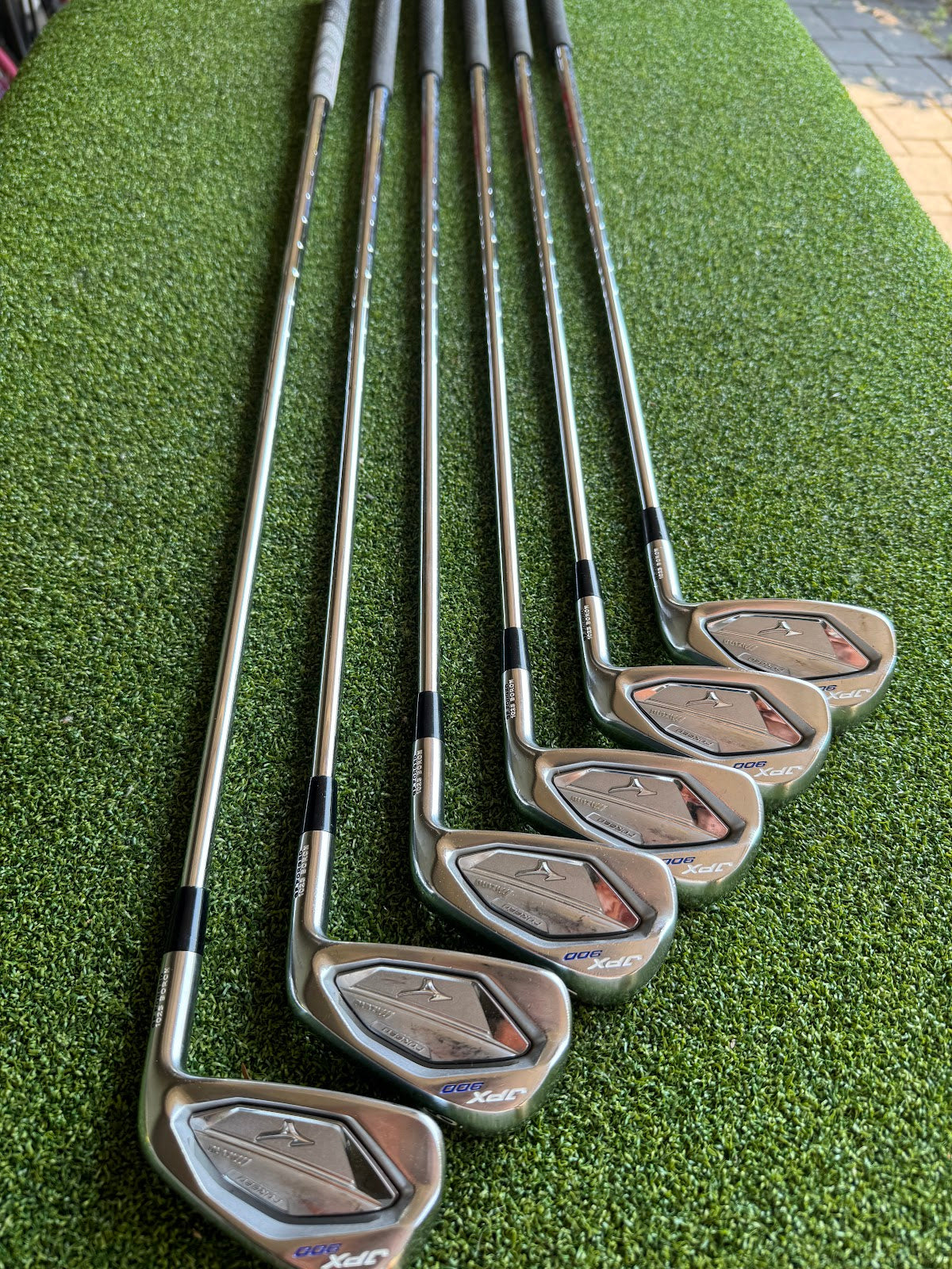 Mizuno JPX 900 Forged Iron Set 5-PW | Nippon Modus Tour 105 Regular | 6pc