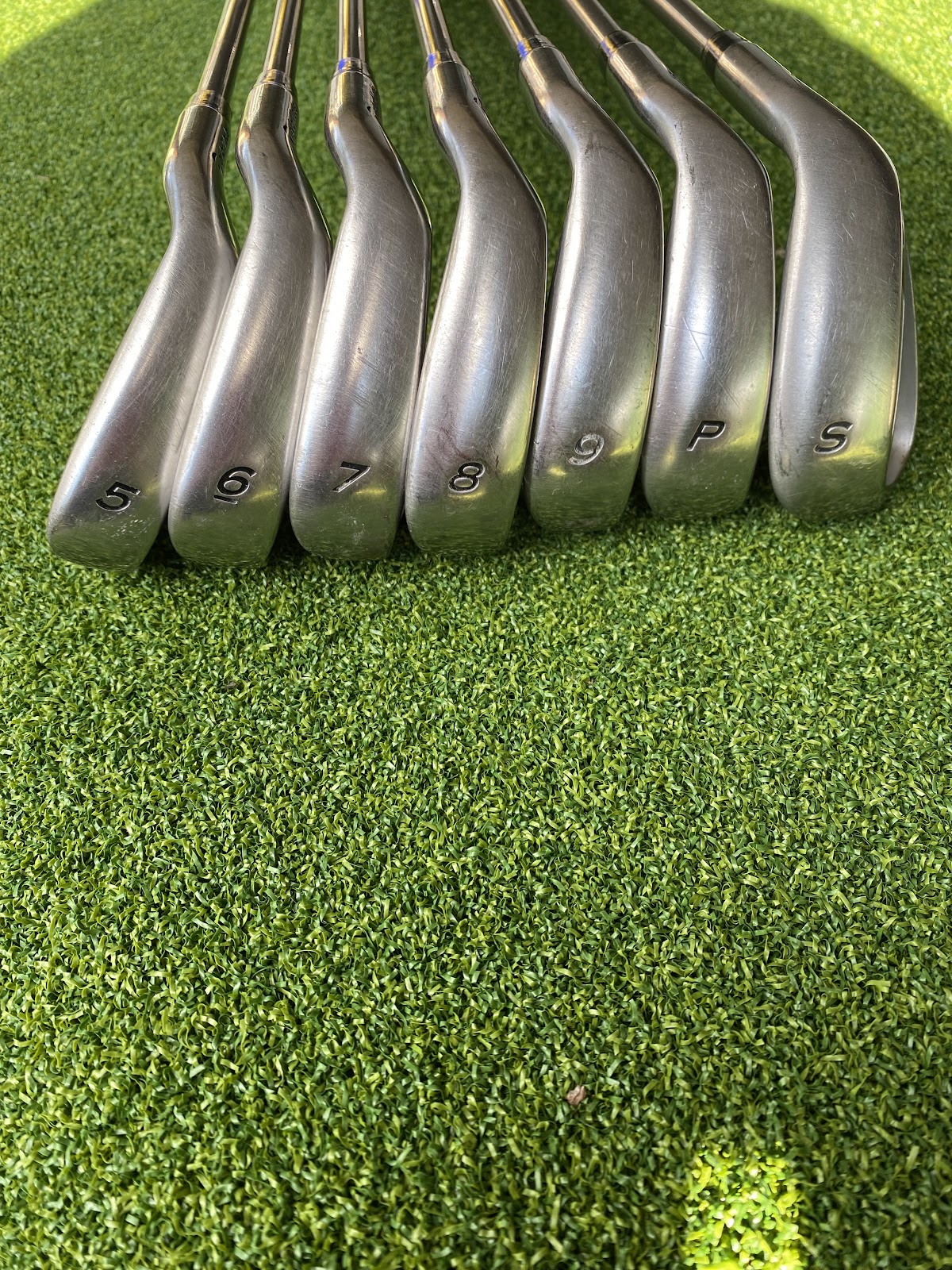 TaylorMade r7 Irons 5-PW+SW | Graphite Regular Flex | 7-Piece Set
