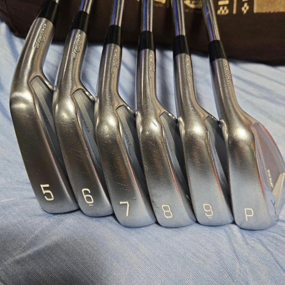 Mizuno JPX 919 Tour irons 5-P DG S300 stiff