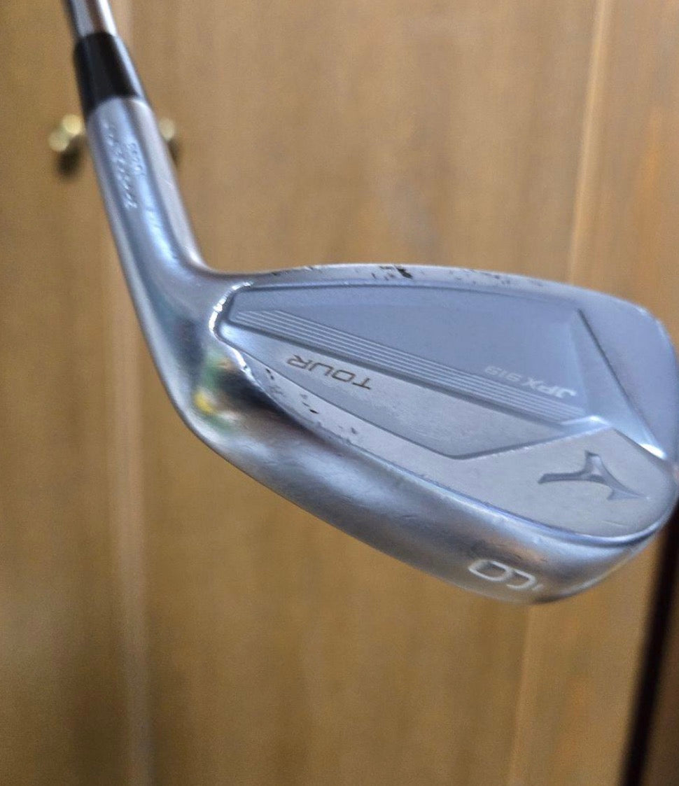 Mizuno JPX 919 Tour irons 5-P DG S300 stiff