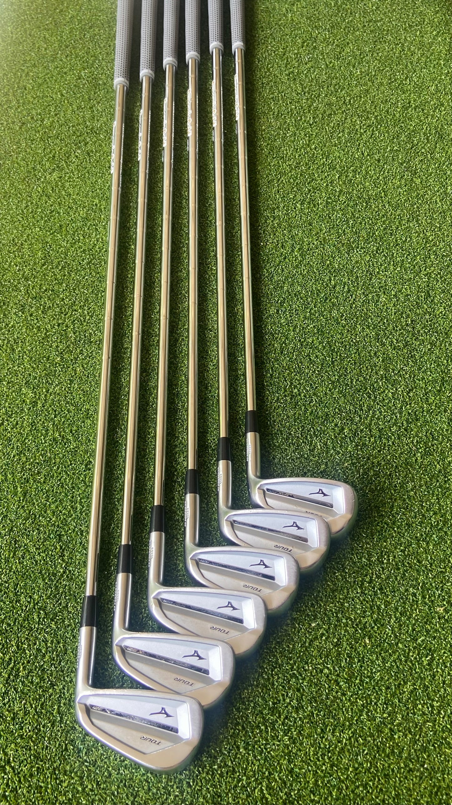 Mizuno JPX 921 Tour Irons 5-P | DG 120 S200 Stiff | 6-Piece Set